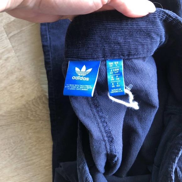 adidas originals • 7/8 corduroy cropped pants - Picture 7 of 10